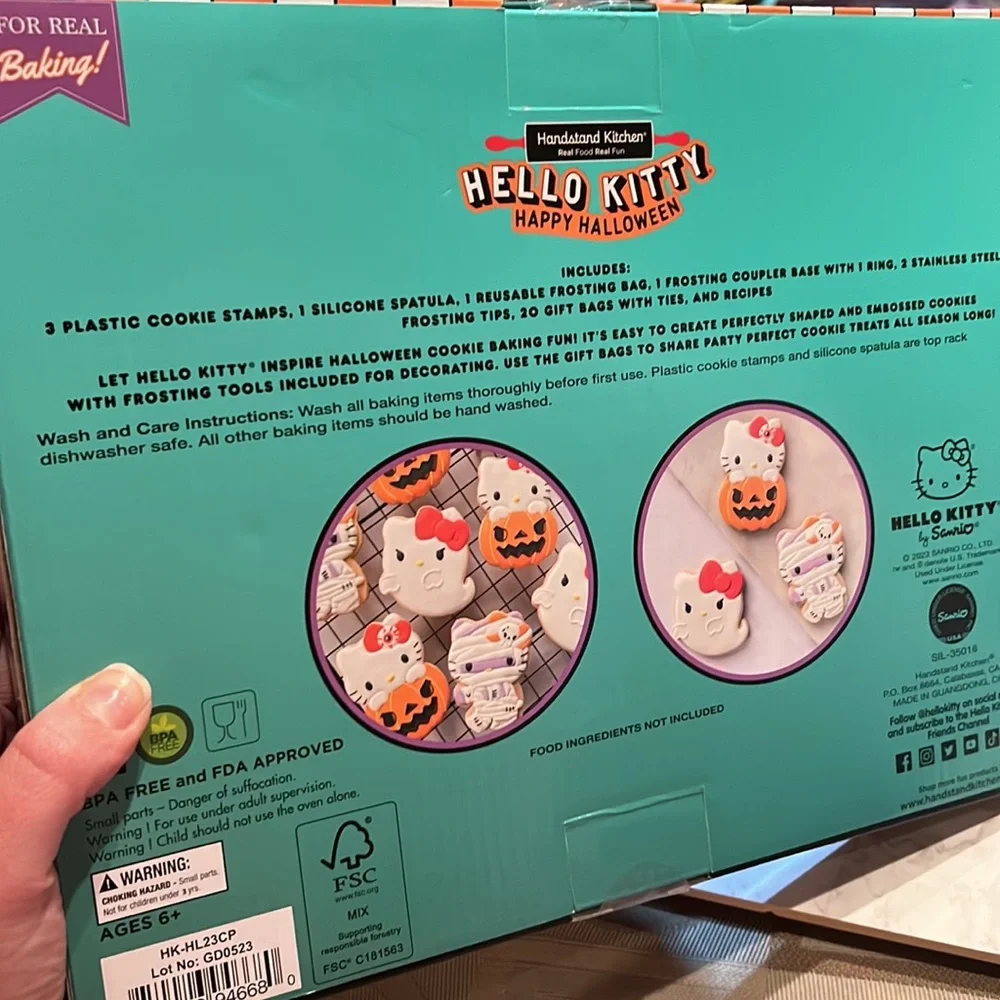NWT Sanrio 50pc Hello Kitty Halloween Cookie Stamp and Frosting Set